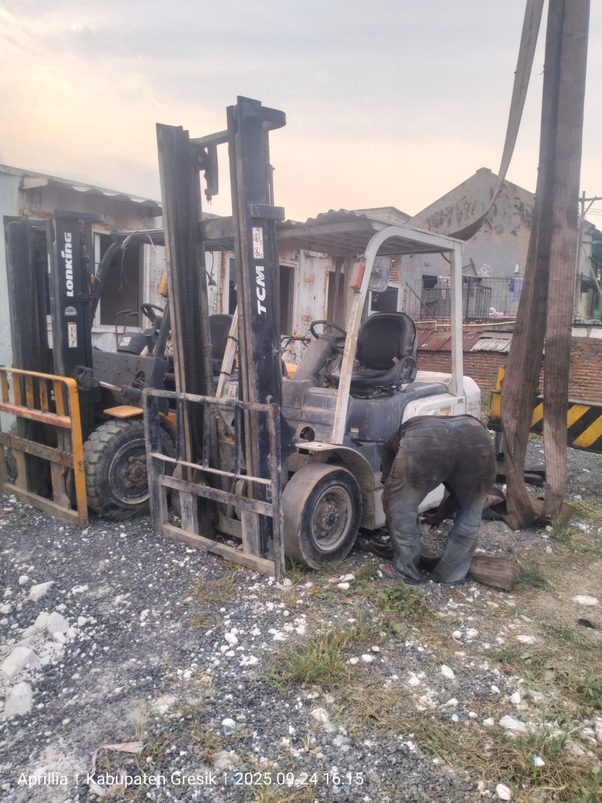 Galeri Dewi Asih Karya Mandiri (7) Galeri Dewi Asih Karya Mandiri (7)